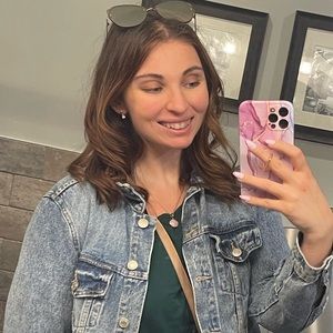 Meet your Posher, Stephanie